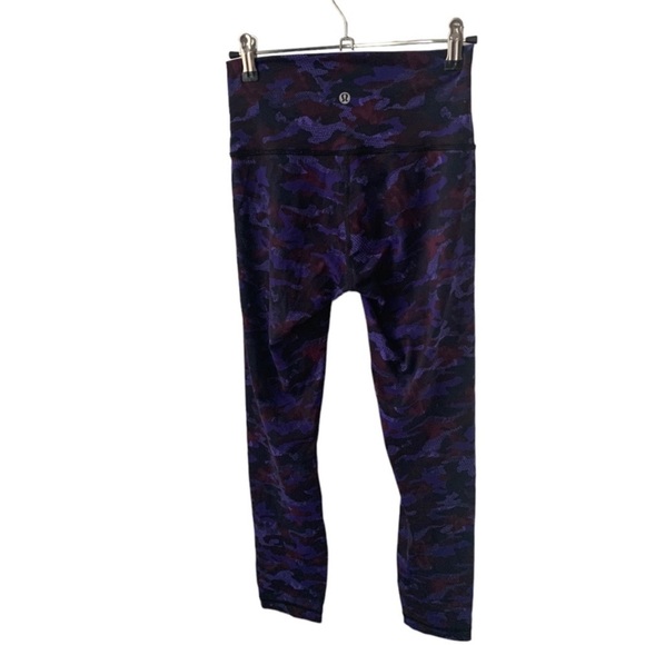 Lululemon Wunder Under Crop III 25” Hounds Camo Emperor Blue Black Size 4 - Picture 6 of 8